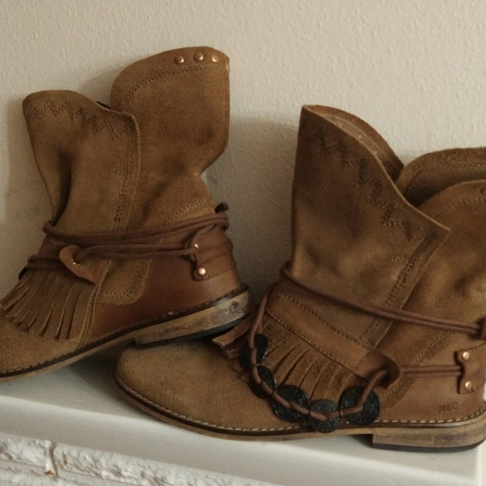 Anthropologie Musse & Cloud Moccasin Boots